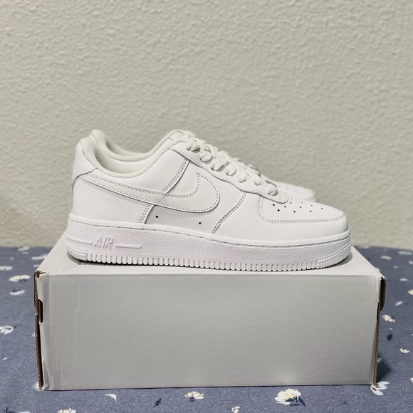 Women’s Air Force 1 ‘07 - Picture 3 of 6